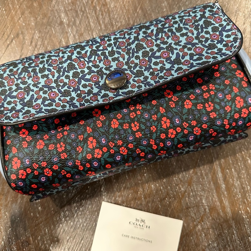Coach REVERS-ABLE Floral Crossbody Clutch